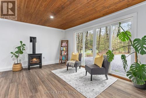 98 Clearwater Lake Road, Huntsville, ON - Indoor With Fireplace