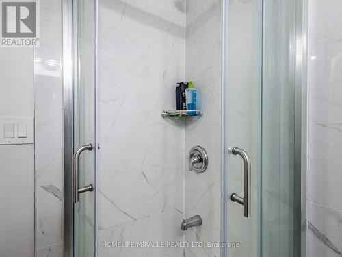 13 Spadina Road, Brampton, ON - Indoor Photo Showing Bathroom
