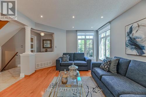 3344 Laburnum Crescent, Mississauga, ON - Indoor Photo Showing Living Room