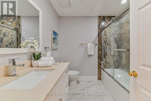 3344 Laburnum Crescent, Mississauga, ON - Indoor Photo Showing Bathroom