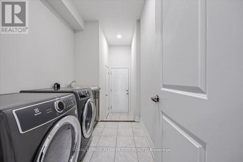 17 Dalbeattie Drive, Brampton, ON - Indoor Photo Showing Laundry Room