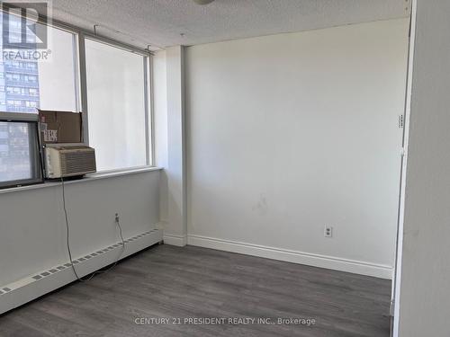 505 - 2121 Roche Court, Mississauga, ON - Indoor Photo Showing Other Room