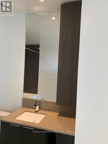 510 - 3900 Confederation Pkwy Parkway, Mississauga, ON - Indoor Photo Showing Bathroom