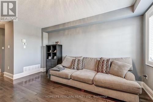 43 - 601 Shoreline Drive, Mississauga, ON - Indoor Photo Showing Living Room