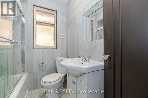 Upper - 70 Spencer Avenue, Toronto, ON - Indoor Photo Showing Bathroom
