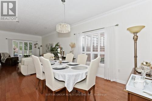 242 Gatestone Drive, Hamilton, ON - Indoor Photo Showing Dining Room