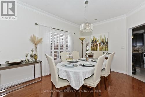 242 Gatestone Drive, Hamilton, ON - Indoor Photo Showing Dining Room