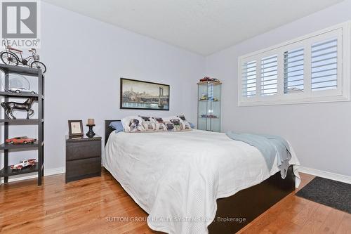 242 Gatestone Drive, Hamilton, ON - Indoor Photo Showing Bedroom