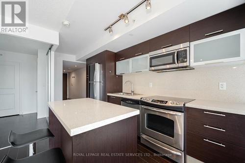2714 - 386 Yonge Street, Toronto, ON - Indoor Photo Showing Kitchen With Upgraded Kitchen