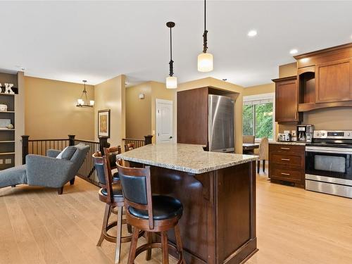 2160 Shelby Crescent, West Kelowna, BC - Indoor Photo Showing Kitchen With Upgraded Kitchen