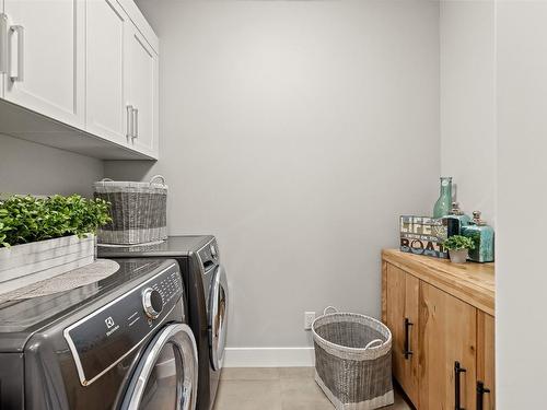 310-3865 Truswell Road, Kelowna, BC - Indoor Photo Showing Laundry Room