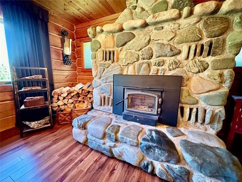 161 6 Street, Tulameen, BC - Indoor With Fireplace