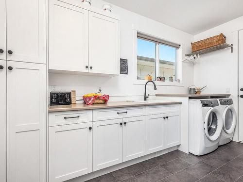 5138 Turtle Pond Place, Vernon, BC - Indoor Photo Showing Laundry Room