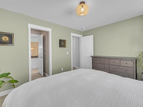 80-2490 Tuscany Drive, West Kelowna, BC - Indoor Photo Showing Bedroom