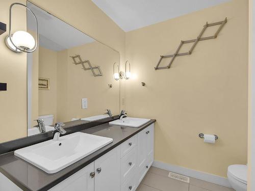 80-2490 Tuscany Drive, West Kelowna, BC - Indoor Photo Showing Bathroom