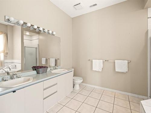 1305 Menu Road, West Kelowna, BC - Indoor Photo Showing Bathroom