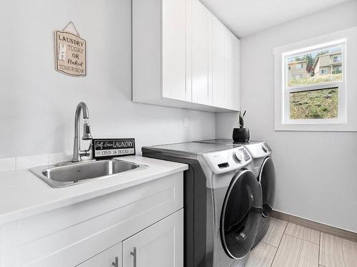 2961 Ensign Way, West Kelowna, BC - Indoor Photo Showing Laundry Room
