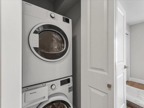 19-13098 Shoreline Way, Lake Country, BC - Indoor Photo Showing Laundry Room