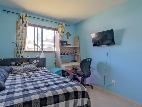 3570 Esquire Road, Kelowna, BC - Indoor Photo Showing Bedroom