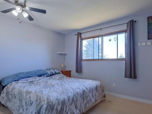 3570 Esquire Road, Kelowna, BC - Indoor Photo Showing Bedroom