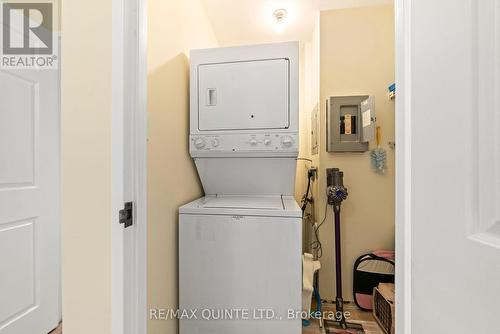 609 - 55 Water Street E, Brockville, ON - Indoor Photo Showing Laundry Room