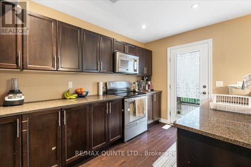 54 Princeton Place, Belleville, ON - Indoor Photo Showing Kitchen
