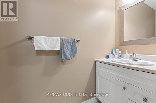 54 Princeton Place, Belleville, ON - Indoor Photo Showing Bathroom