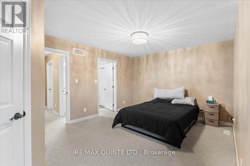 54 Princeton Place, Belleville, ON - Indoor Photo Showing Bedroom
