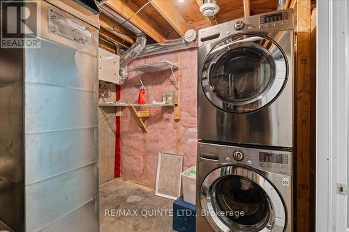 54 Princeton Place, Belleville, ON - Indoor Photo Showing Laundry Room
