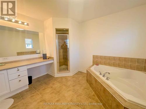 68 Braehead Drive, Richmond Hill, ON - Indoor Photo Showing Bathroom
