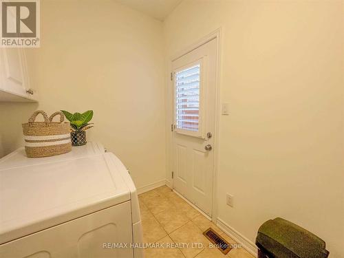 68 Braehead Drive, Richmond Hill, ON - Indoor Photo Showing Laundry Room