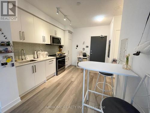 1709 - 5180 Yonge Street, Toronto, ON - Indoor Photo Showing Kitchen
