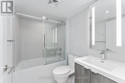 906 - 575 Bloor Street E, Toronto, ON - Indoor Photo Showing Bathroom