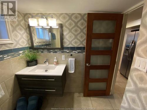181 Janette Unit# Lower, Windsor, ON - Indoor Photo Showing Bathroom