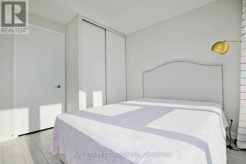 2105 - 898 Portage Parkway, Vaughan, ON - Indoor Photo Showing Bedroom