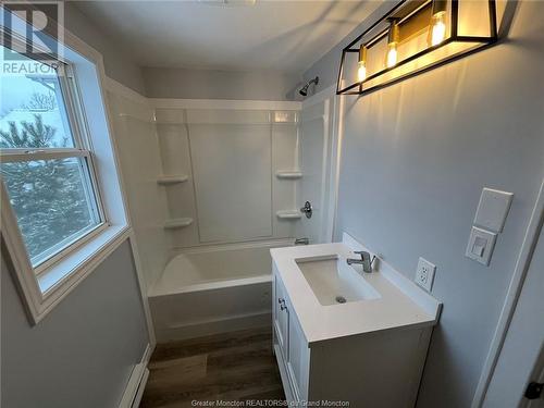 102 Cleveland Ave, Riverview, NB - Indoor Photo Showing Bathroom
