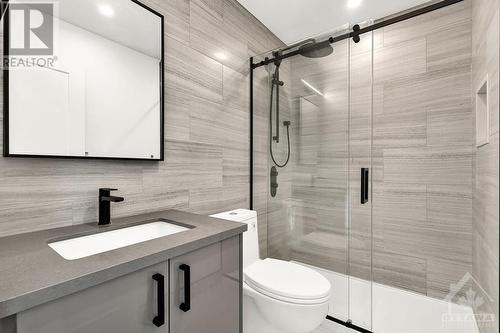 73 Guigues Avenue, Ottawa, ON - Indoor Photo Showing Bathroom