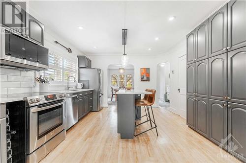 331 Hamilton Avenue S, Ottawa, ON - Indoor Photo Showing Kitchen With Upgraded Kitchen