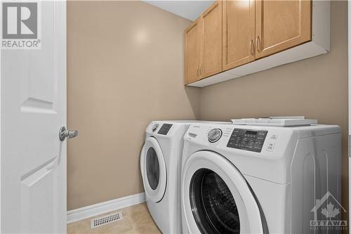 406 Vendevale Avenue, Stittsville, ON - Indoor Photo Showing Laundry Room