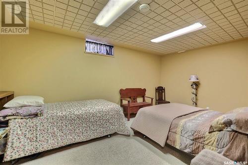 2531 Griffen Bay E, Regina, SK - Indoor Photo Showing Bedroom