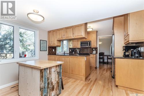 627 Highlands Crescent, Saskatoon, SK - Indoor Photo Showing Kitchen