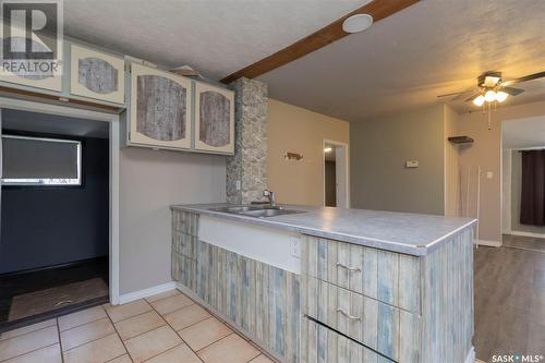 816 7Th Street, Perdue, SK - Indoor Photo Showing Kitchen With Double Sink
