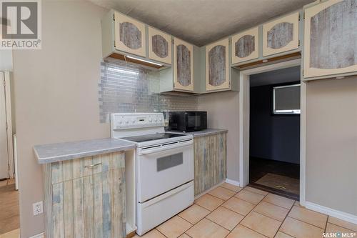 816 7Th Street, Perdue, SK - Indoor Photo Showing Kitchen