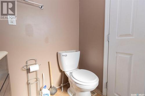 816 7Th Street, Perdue, SK - Indoor Photo Showing Bathroom