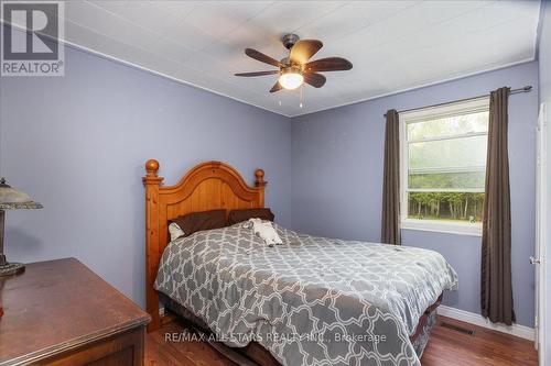24 Lindell Road, Georgina, ON - Indoor Photo Showing Bedroom