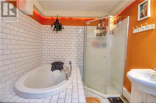 20 Riverside Lane, Saint John, NB - Indoor Photo Showing Bathroom