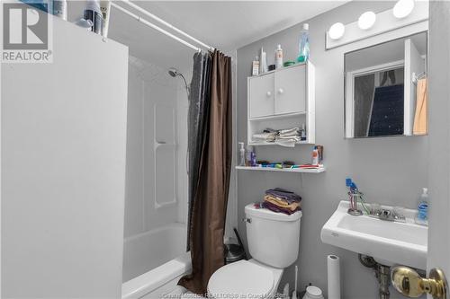 81-83 Adelaide, Saint John, NB - Indoor Photo Showing Bathroom