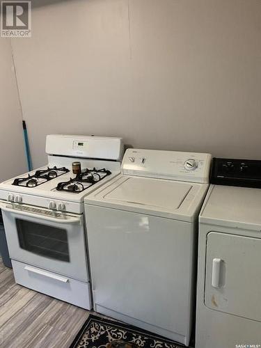 803 George Street, Rosetown, SK - Indoor Photo Showing Laundry Room