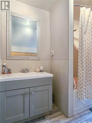 803 George Street, Rosetown, SK - Indoor Photo Showing Bathroom