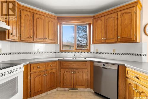 3919 Arbor Grove Drive, Regina, SK - Indoor Photo Showing Kitchen